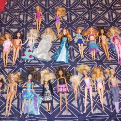 21 disney & Mattel dolls LOT #1