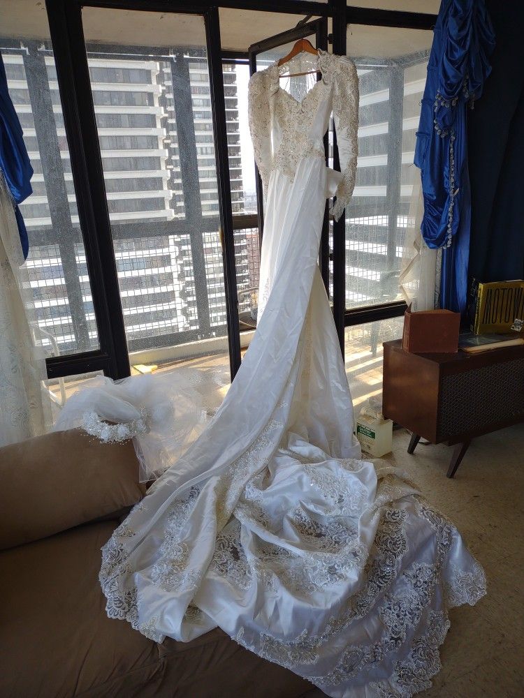 Used Wedding Gown