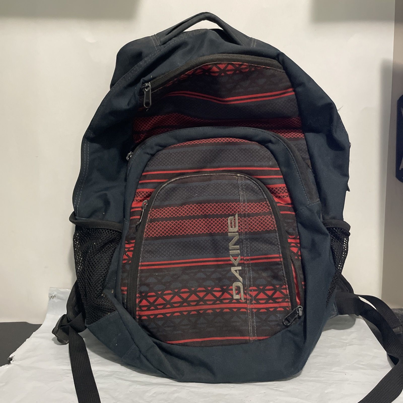 Dakine Backpack Multiple Storage Compartments 18”