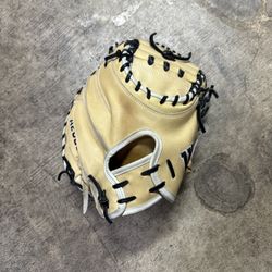 A2000 Catchers glove 