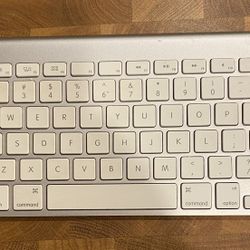 Apple A1314 Wireless Keyboard 