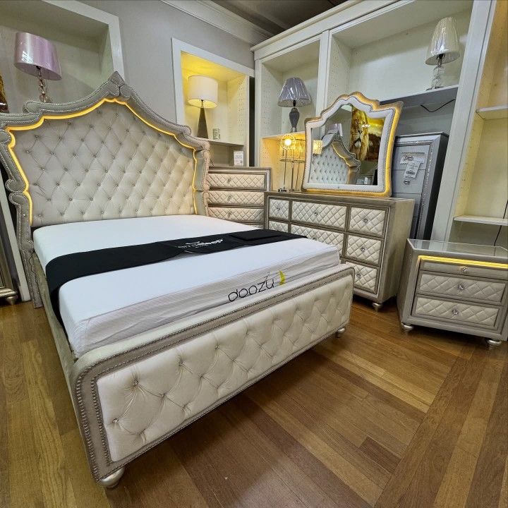 $10 Down Finance Sectional Sofa Sleeper Bedroom Set Queen Bed King Bed Mattres Dining Table 