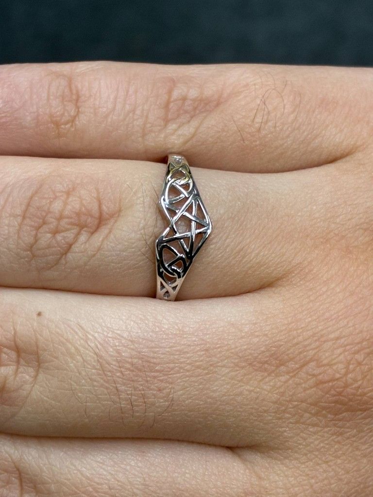 14K White Gold Ring