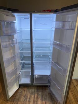 Samsung 28 cu ft Side by Side Refrigerator