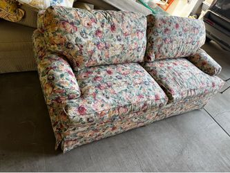 Floral Sofa Bed – Pull-Out Sleeper Couch