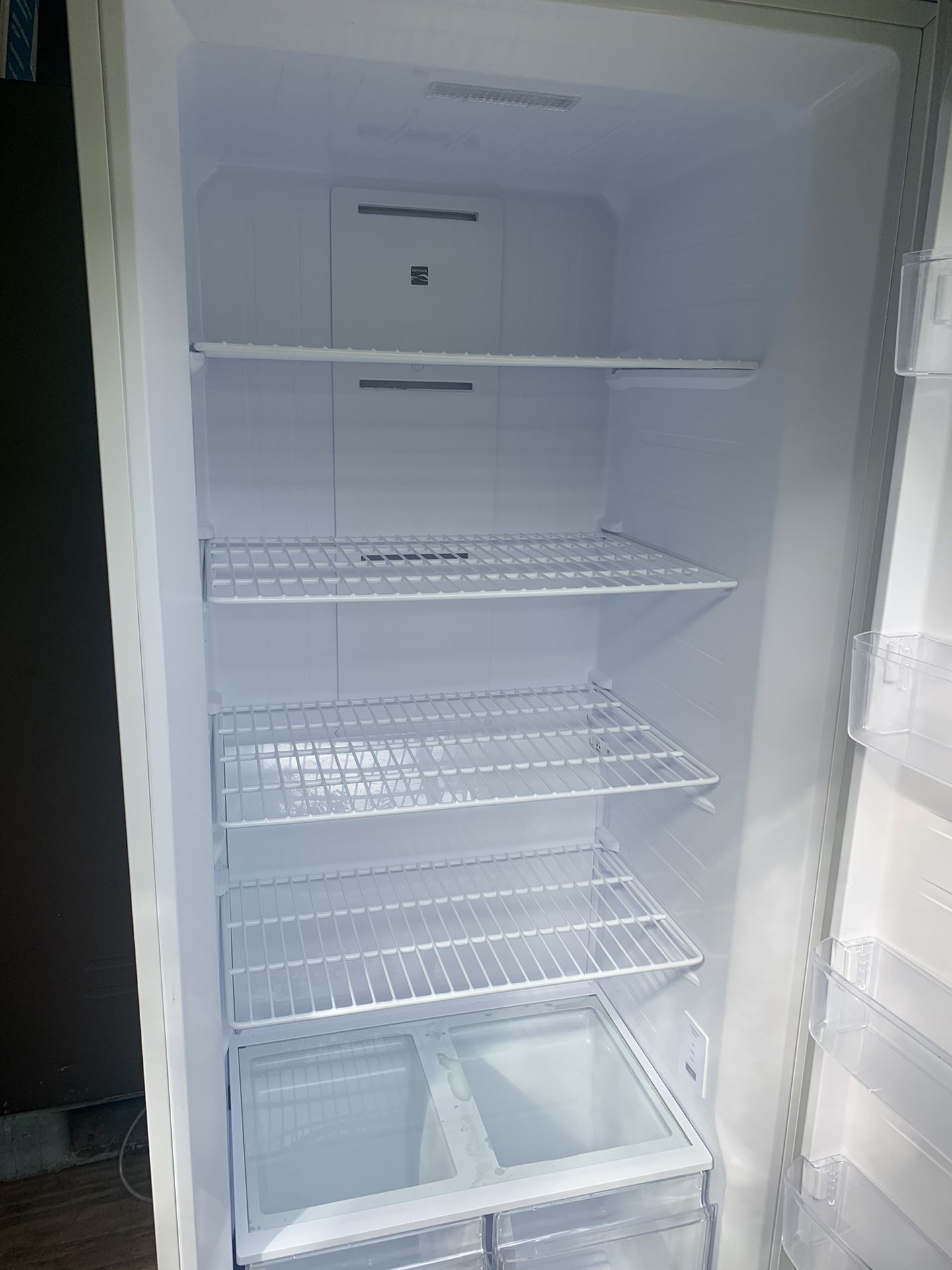 Kenmore Upright Freezer 20” Cu Ft Upright Freezer for Sale in Belle Isle, FL OfferUp