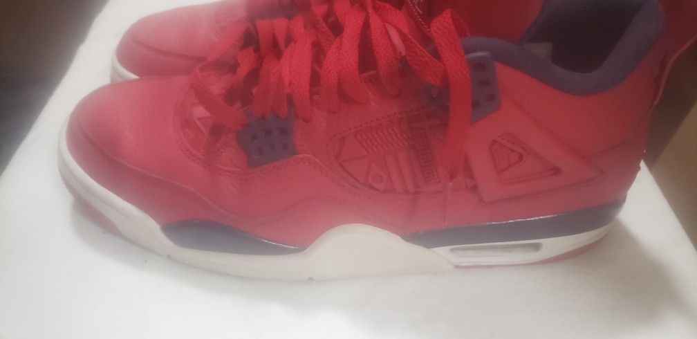 JORDAN 4