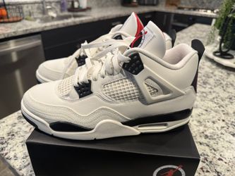 Jordan 4s flight club