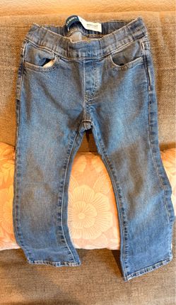 Old Navy girls boot-cut jeans size 6 still in good condition no rips