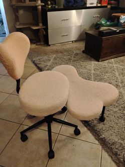 Pink ergonomic cross cross yoga chair