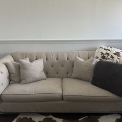 Tuffed Couch And Chair 