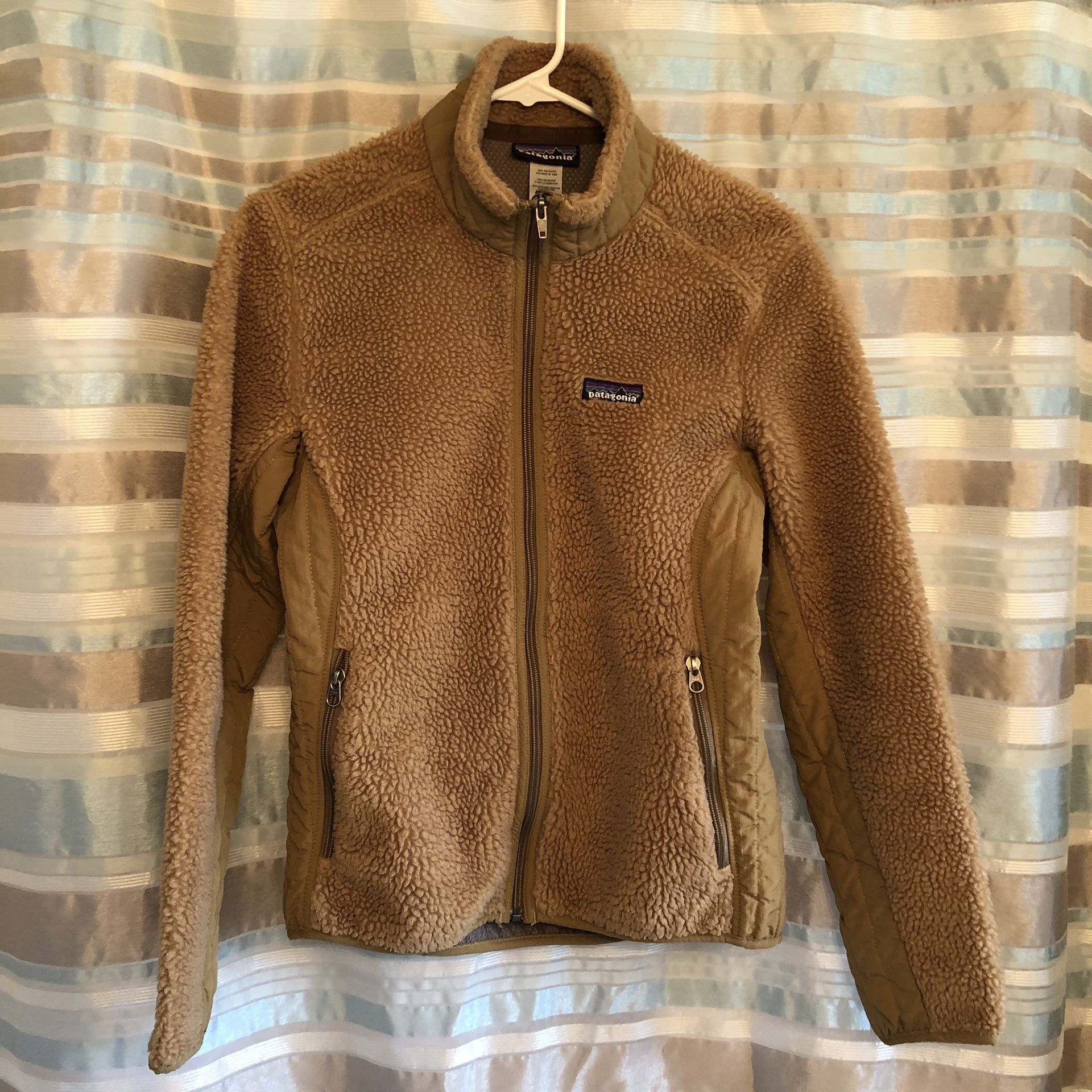 Women’s Patagonia jacket - medium