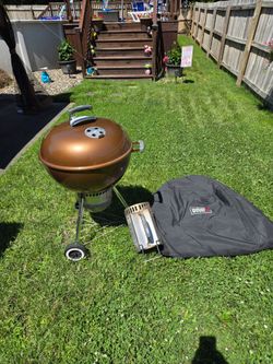 Very Nice 22"Weber Premium Charcoal Grill With Weber Cover And Weber Charcoal Chimney. "CHECK OUT MY PAGE FOR MORE DEALS "
