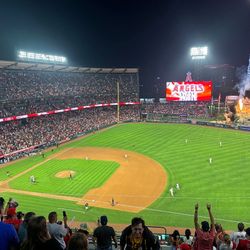 Miami Marlins vs Los Angeles Angels - 4 Tickets & Parking