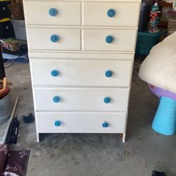 5-drawer wooden dresser