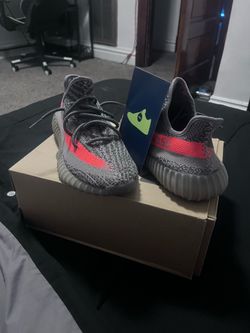 Men’s 8 - yeezy 350 reflective baluga