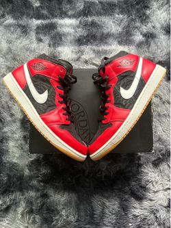 Air Jordan 1 Mid Christmas Size 9.5