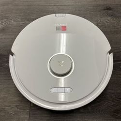 Roborock Q8 Max Plus vacuum and mop floor cleaner for sale