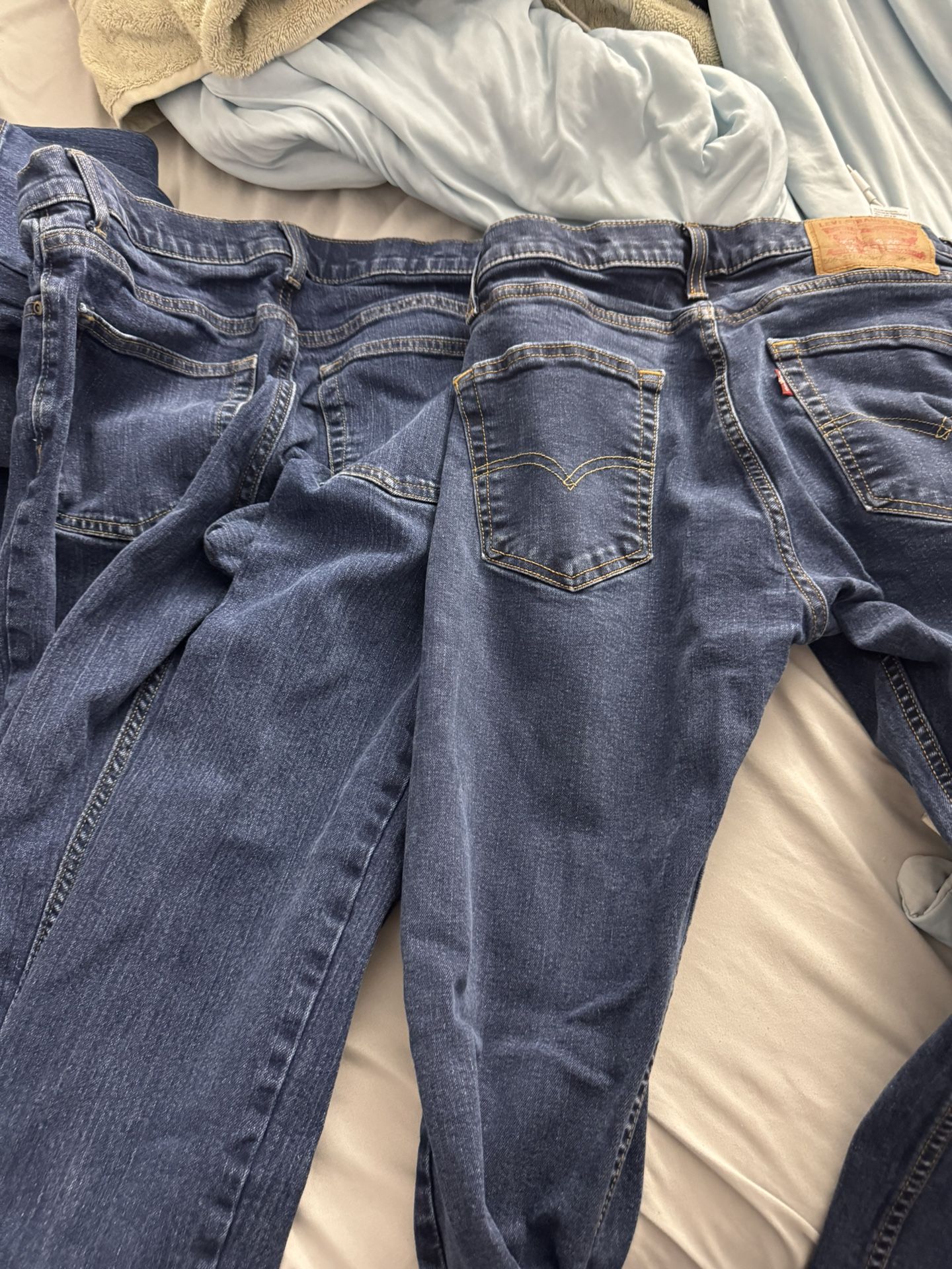 Men’s Blue Jeans Levi And Sonoma w30 L30 6 Pairs