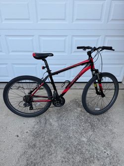 Boys Bike $250 Giant Revel