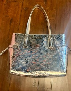 Micheal Kors purse. Used once. New condition. $30