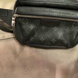 LV Outdoor Bumbag “Monogram Eclipse Black”