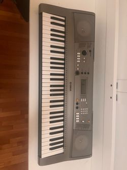 Yamaha Electronic Keyboard