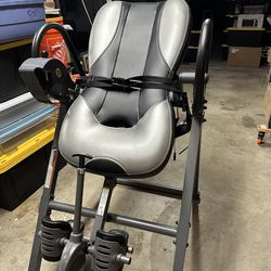 Innova black inversion table