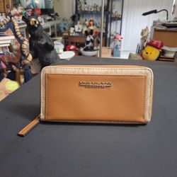 "NEW " Jones New York Signature Two Tone Zip Up Wallet In PVC Leather, Room For Cards, Cash & ID"S 8 X 4.5"