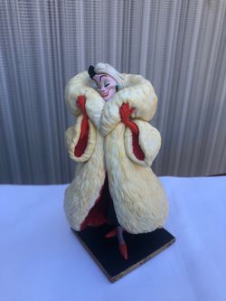 Disney Cruella De Vil figurine