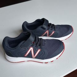 NEW Nike Sneakers Size 13.5