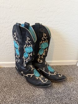 Ariat women’s cowboy boots