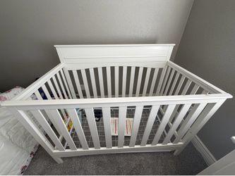 Crib with matress