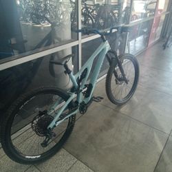 2023 StumpJumper Evo