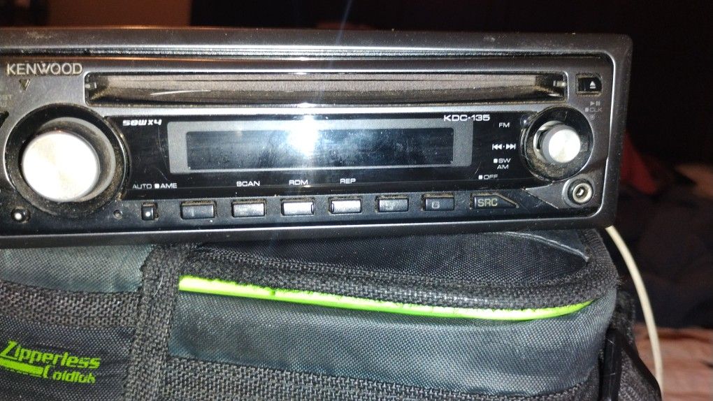 Kenwood Car Stereo KDC-135