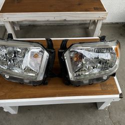 2016 Toyota Tundra Headlights
