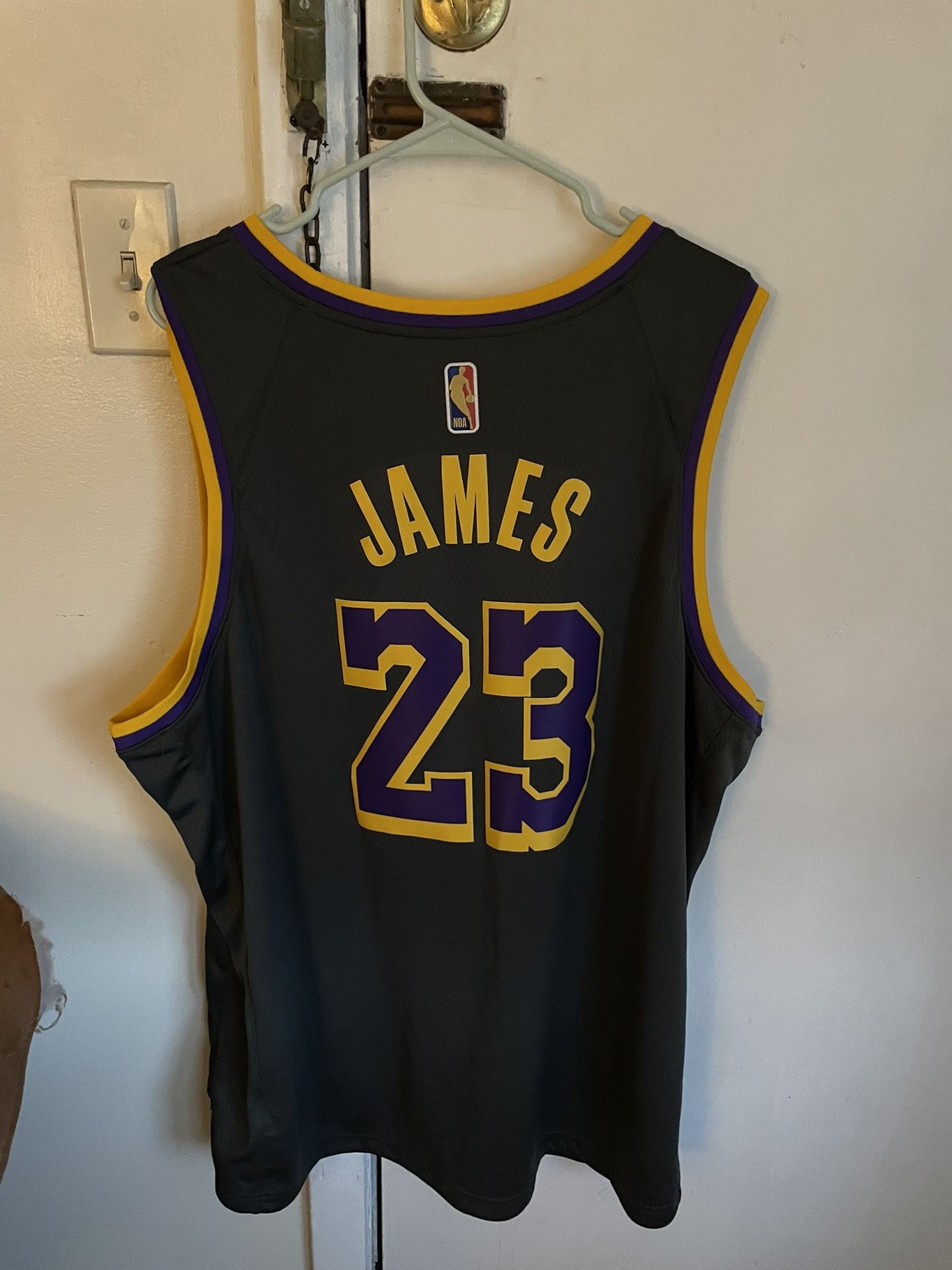 Lebron James Los Angeles Lakers Nike Men’s NBA Swingman Jersey XXL