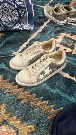 Women’s shoes