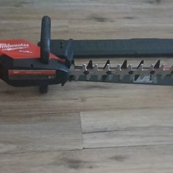 Milwaukee
M18 FUEL 18V 30 in. Brushless Cordless Battery Powered Hedge Trimmer (Tool-Only)