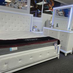 SPRING SEASON FURNITURE LIQUIDATION SALE 💥 Glam 5-Piece Bedroom Set with LED Lights ✨💡35% OFF