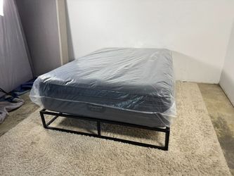 QUEEN Beautyrest Black Mattress - DELIVERY AVAILABLE 