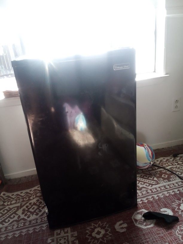 Magic Chef Mini Fridge