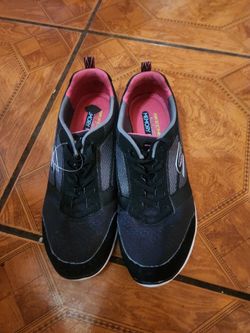 Women Sketchers foam shoes