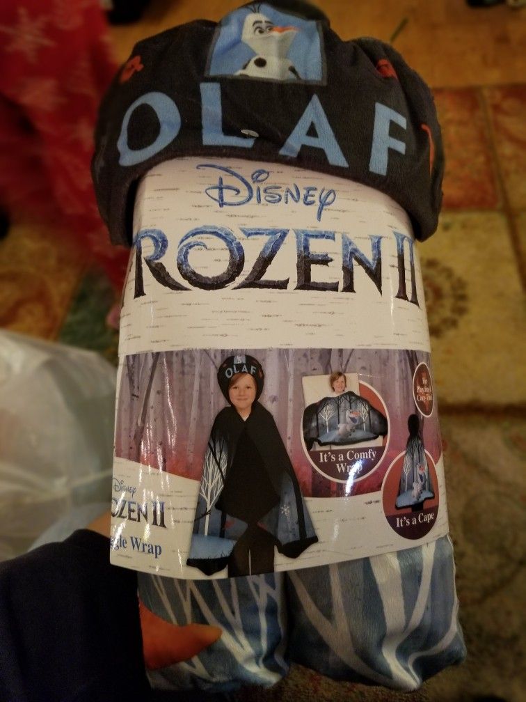 Disney Frozen Olaf Snuggle Wrap,