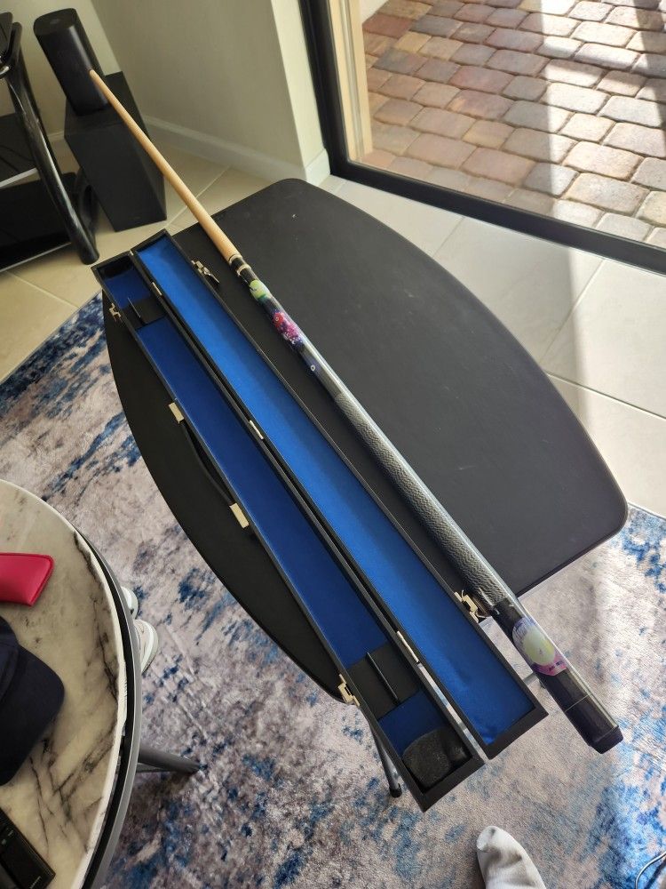 Pool Cue With Felt Case