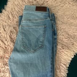 Hollister High Rise Super Skinny Jeans  SIZE 27