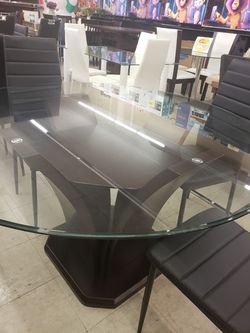 Round glass table