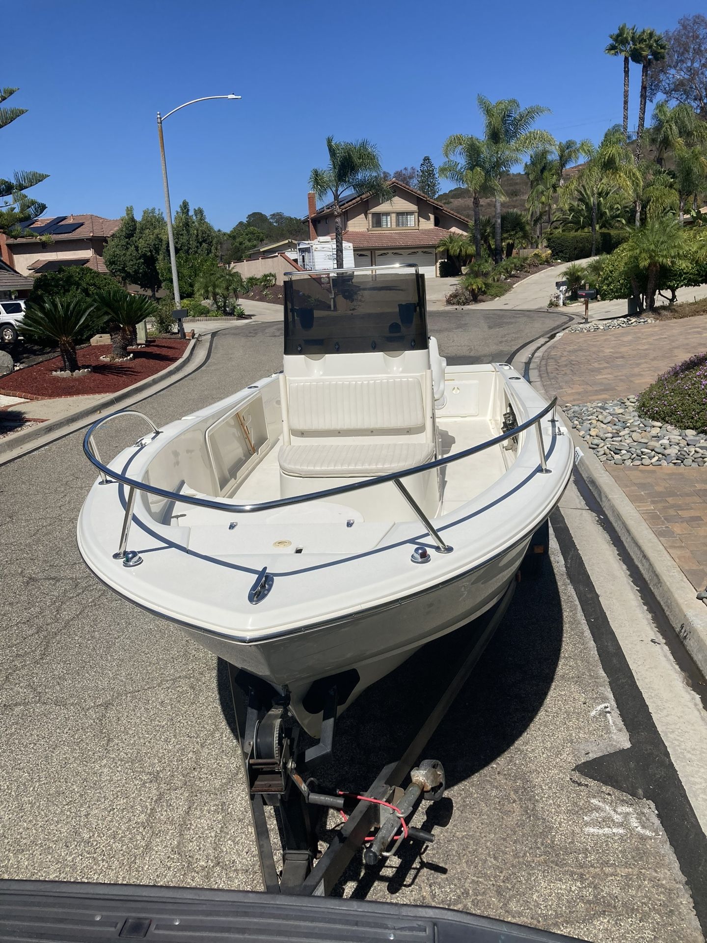 2005 Stingray 20’ Center Console