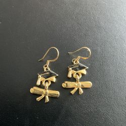 KK/ED Graduation Enamel Wire Pierced Earrings Hat & Diploma