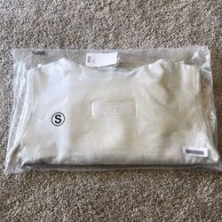 Supreme X MM6 Maison Margiela Box Logo hoodie Foil White. 